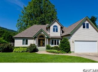8 Strawberry Ln, Weaverville, NC 28787