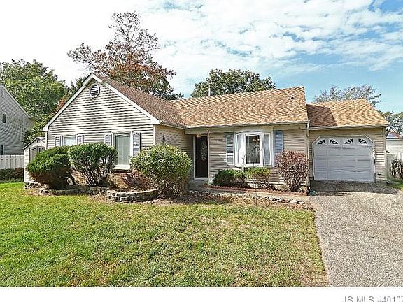 2nd image of 1056 Irving Pl