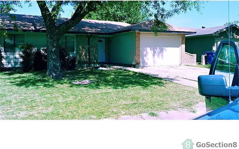 1st image of 1201 Whiteoak Dr
