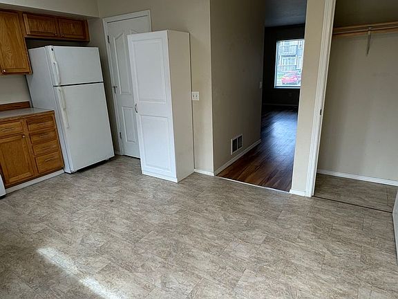 4th image of 9804 William Jones Cir #B