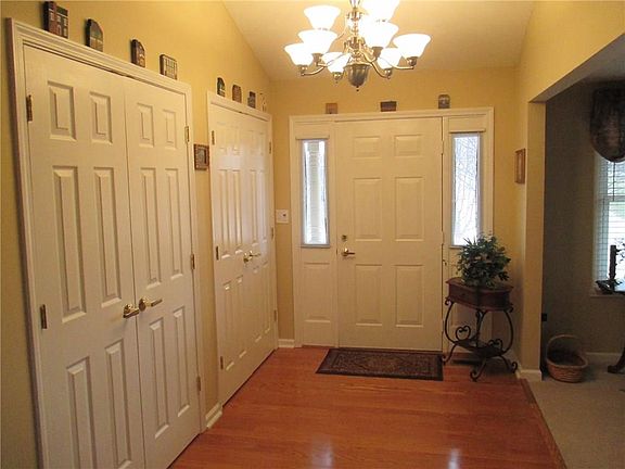 3rd image of 2492 Oak Dr