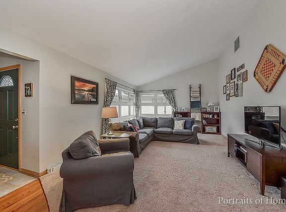 2nd image of 10643 Fairfield St