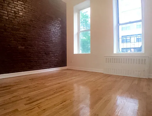 Rented by Kahen Properties | media 17