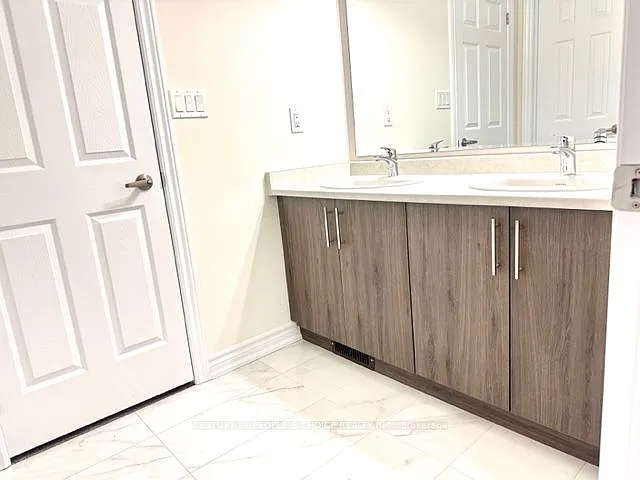 303 Fleetwood Dr — Photo 10