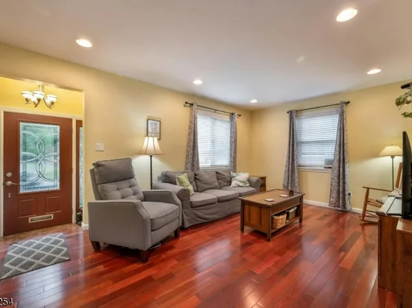 24 Moore Pl, Belleville Twp., NJ 07109