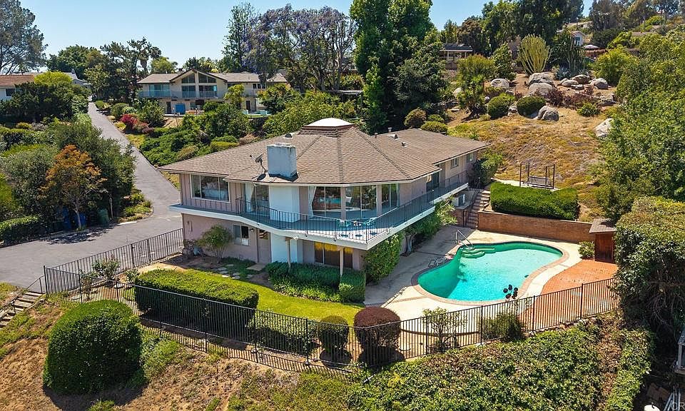 1st image of 11238 Rolling Hills Dr