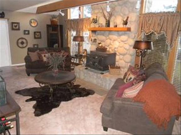 5th image of 1110 W Greasewood Dr