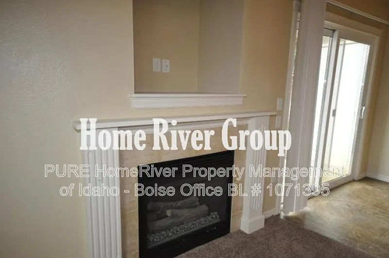 2 bed, 1.5 bath, 885 sqft, $1,350 — Photo 3
