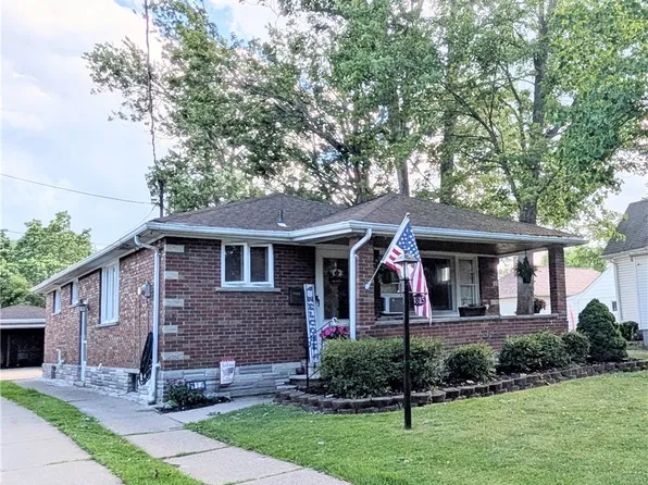 8915 Brookside Dr, Niagara Falls, NY 14304
