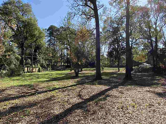 4th image of 501 E Pinecrest Dr