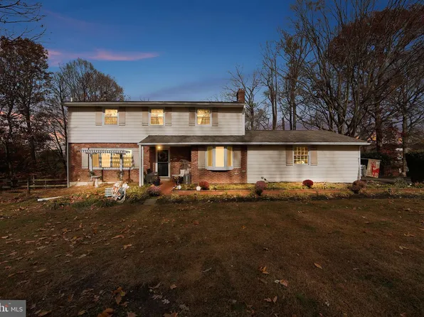 1331 Faucett Dr, West Chester, PA 19382