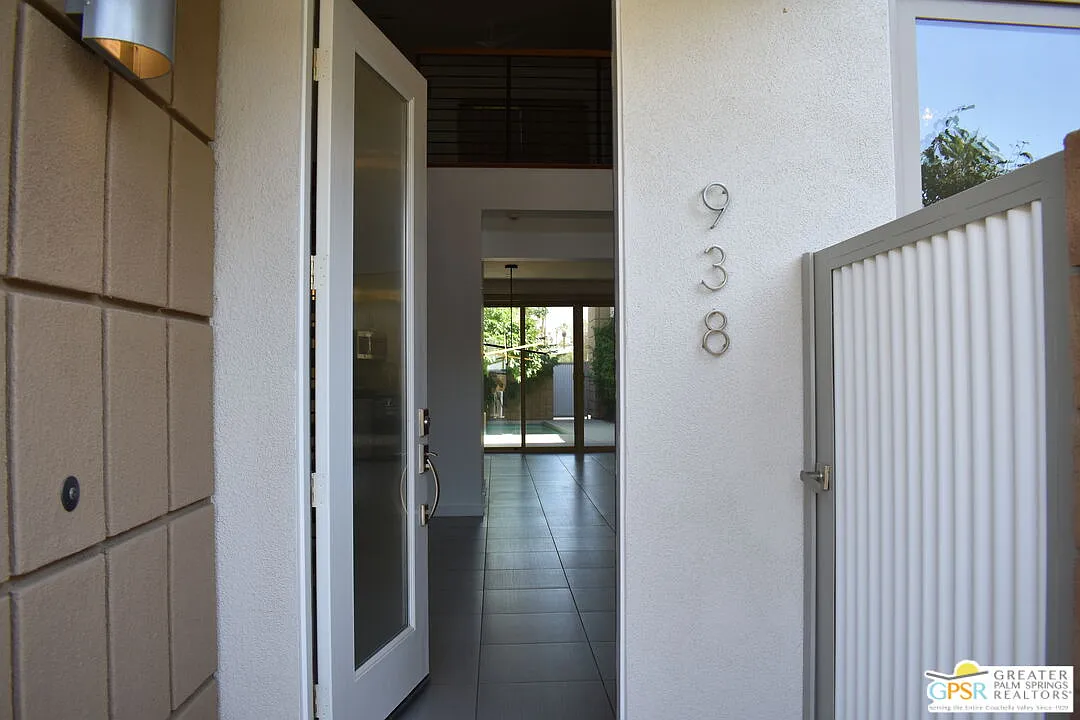 2 bed, 2.5 bath, 1917 sqft, $3,800 — Photo 2
