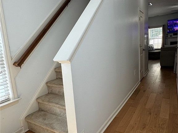 3rd image of 241 Blue Bay Ln