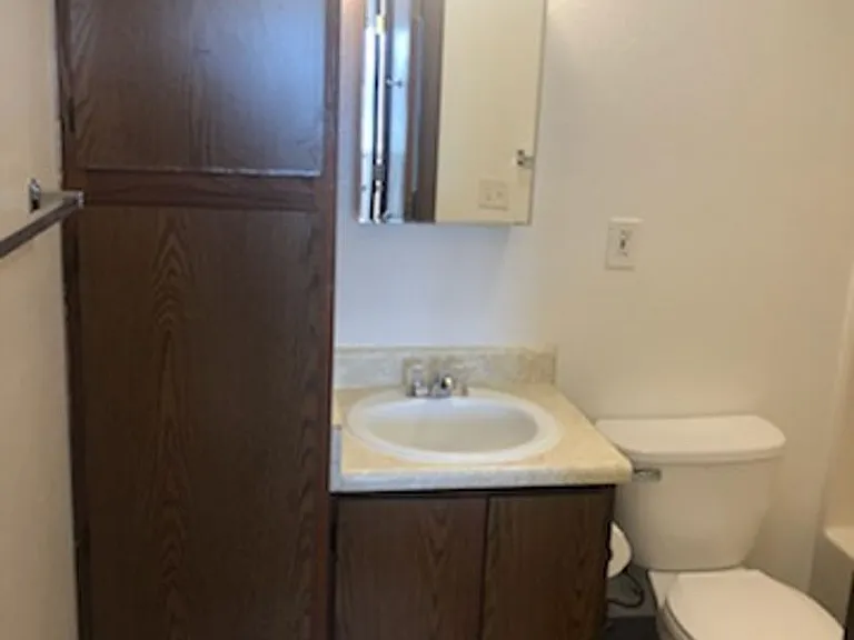 1216 S G Ave — Photo 12