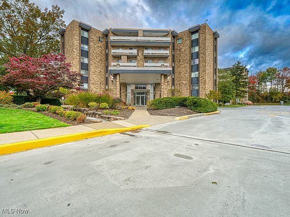 3rd image of 2112 Acacia Park Dr APT 319