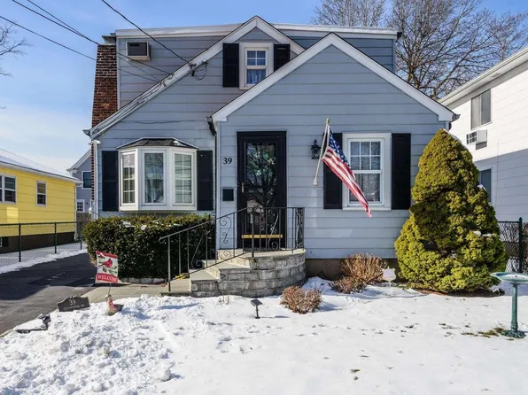 39 Cottonwood Road, Port Washington, NY 11050