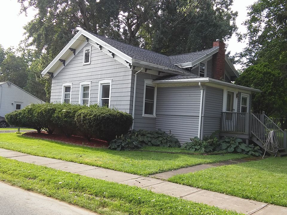 1st image of 44 Lyman St