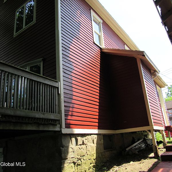 3rd image of 7 Main Street