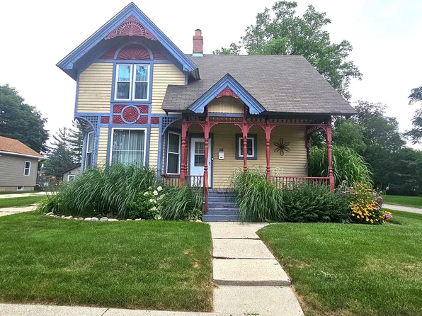 125 S Lincoln St, Elkhorn, WI 53121