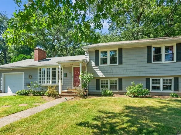 140 Brookhaven Rd, North Kingstown, RI 02852