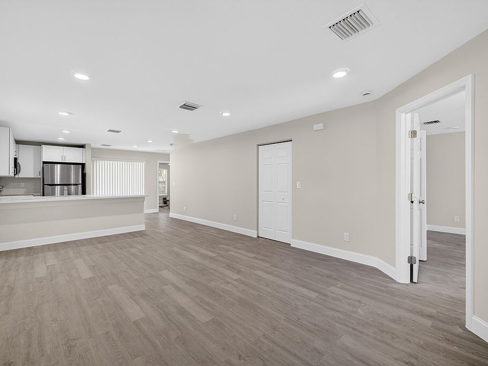 1st image of 706 Dundas Court