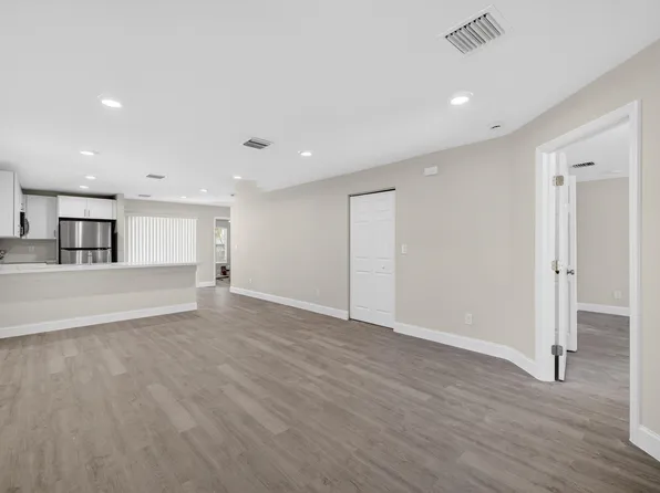 706 Dundas Court, Fort Pierce, FL 34950