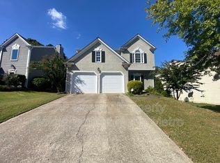 225 Leasingworth Way, Roswell, GA 30075