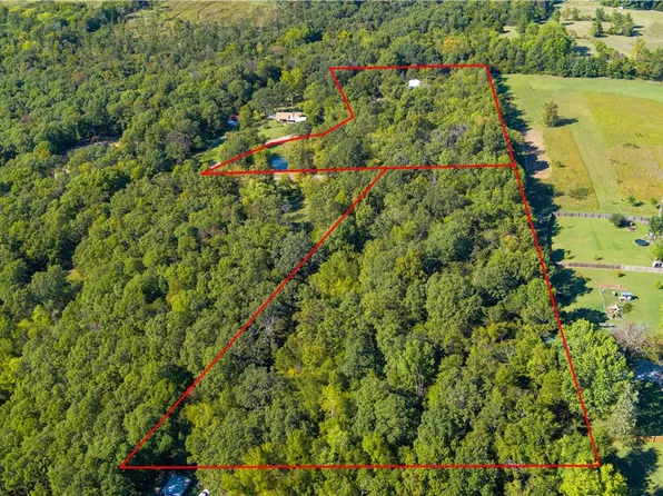 Leela Ln, Fayetteville, AR 72701