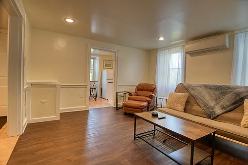 201 Mansion Dr Photo 1