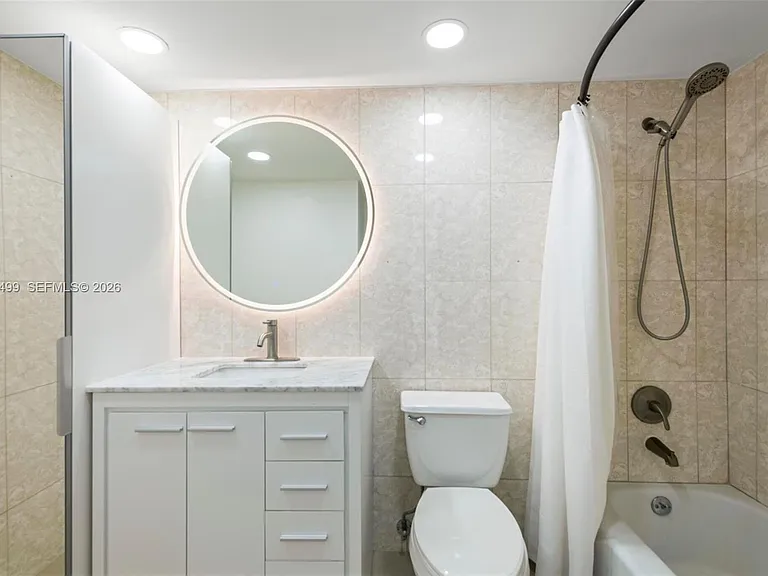 19380 Collins Ave #6 — Photo 17