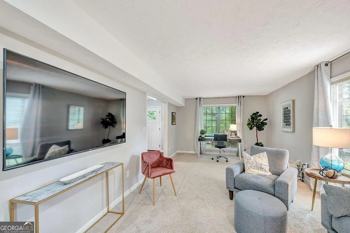 3 bed, 2.5 bath, $4,500 — Photo 3