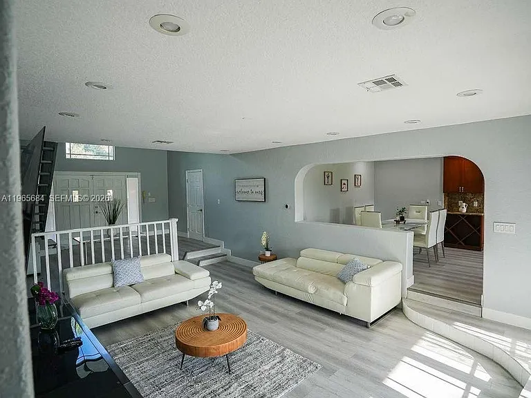 901 SW 121st Ave — Photo 10
