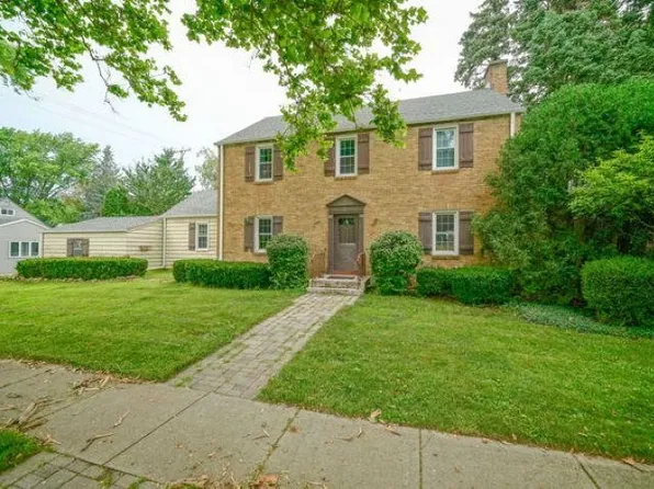 1205 W 6th Ave, Rochelle, IL 61068