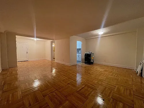 637 Washington Ave #3 Photo 1