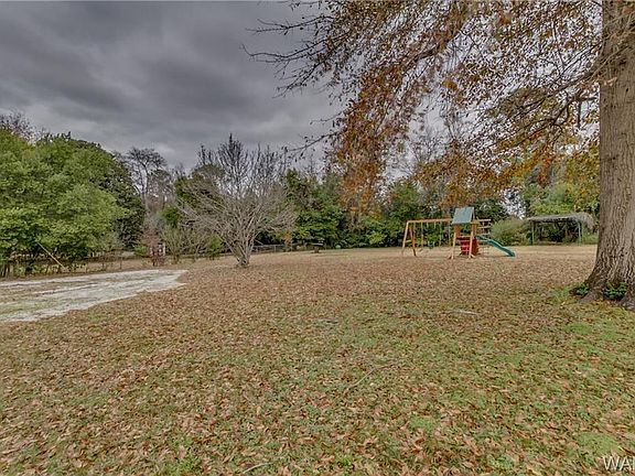 3rd image of 2111 Fairmont Dr