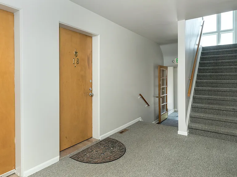347 N Eton St #18 — Photo 2