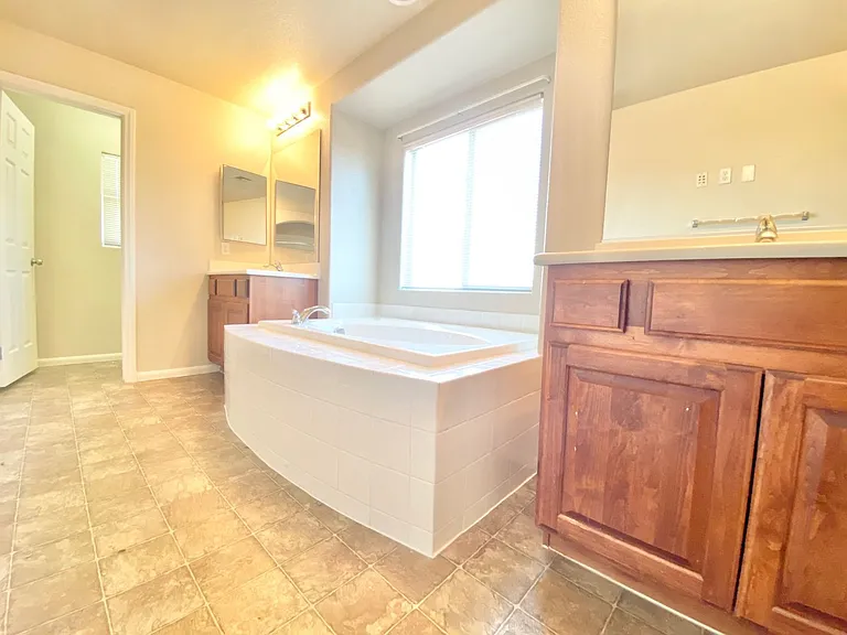 8569 Rhamus Ct — Photo 31