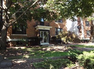 12 Robin Rd FLOOR 3, West Hartford, CT 06119