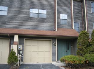 52F Beacon Hill Rd, West Milford, NJ 07480