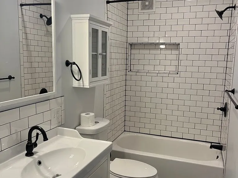 562 W Lemon St — Photo 9