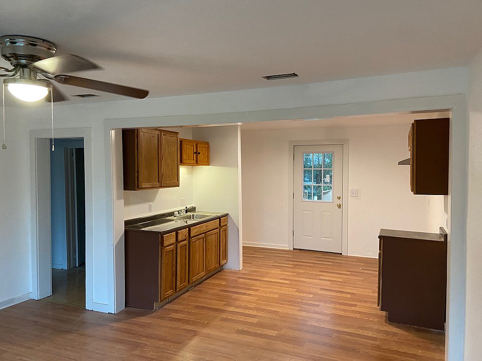 2nd image of 507 S George Ave