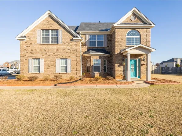 7 Landings Dr, Fort Mitchell, AL 36856