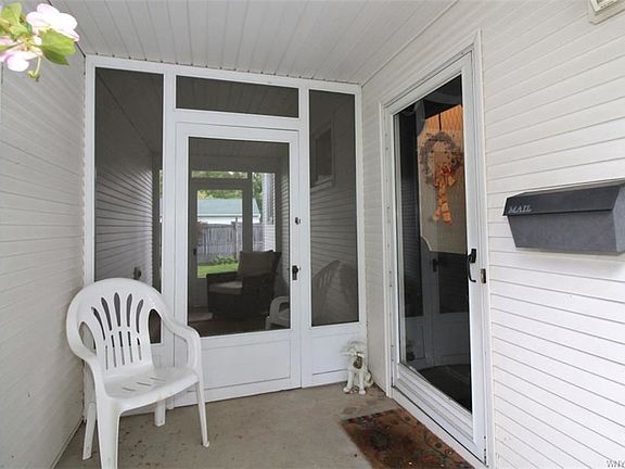 3rd image of 14 Stanton St