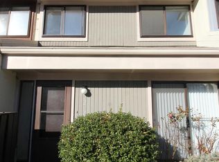 2262 Coppersmith Sq, Reston, VA 20191