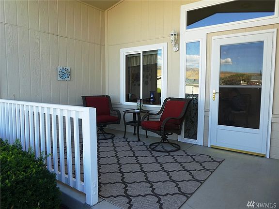 2nd image of 514 Country Ln