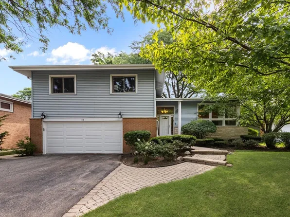 1115 Kenton Rd, Deerfield, IL 60015