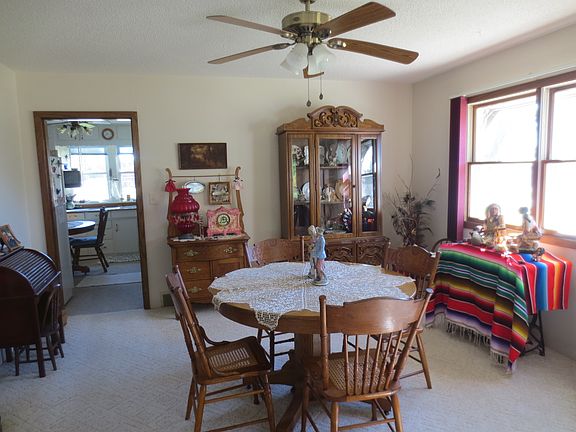 Formal dining w/living room
