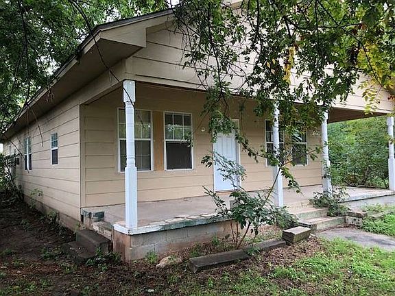 3rd image of 639 SE 10th St