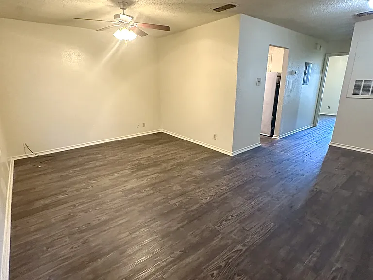 721 Avenue A #6 — Photo 2