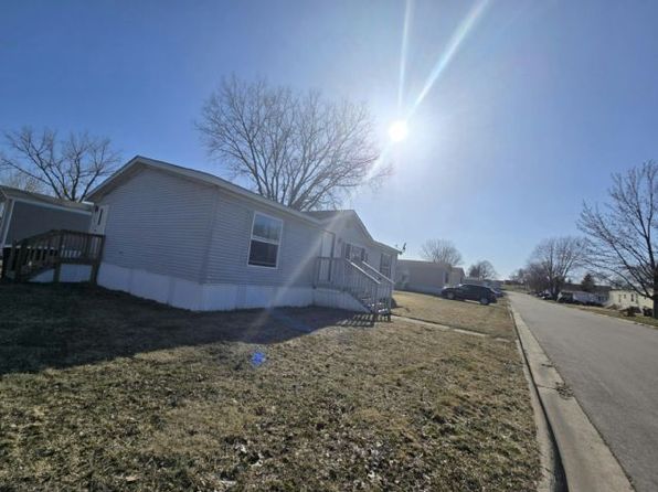 320 Brutus Dr #60, Lakeville, MN 55044
